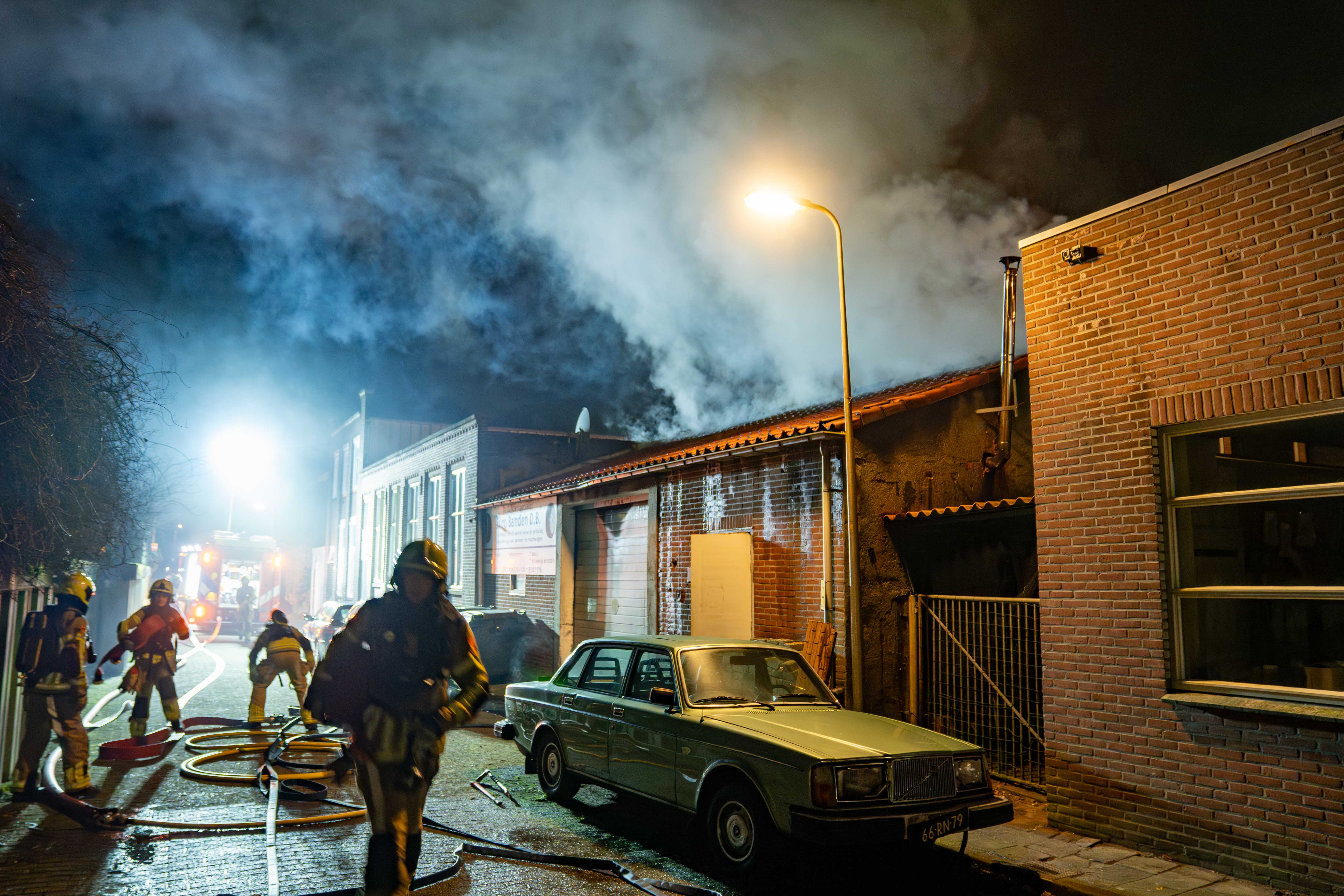 2IkO9iavFj0G-Grote-Brand-bandenhandel-1.jpg