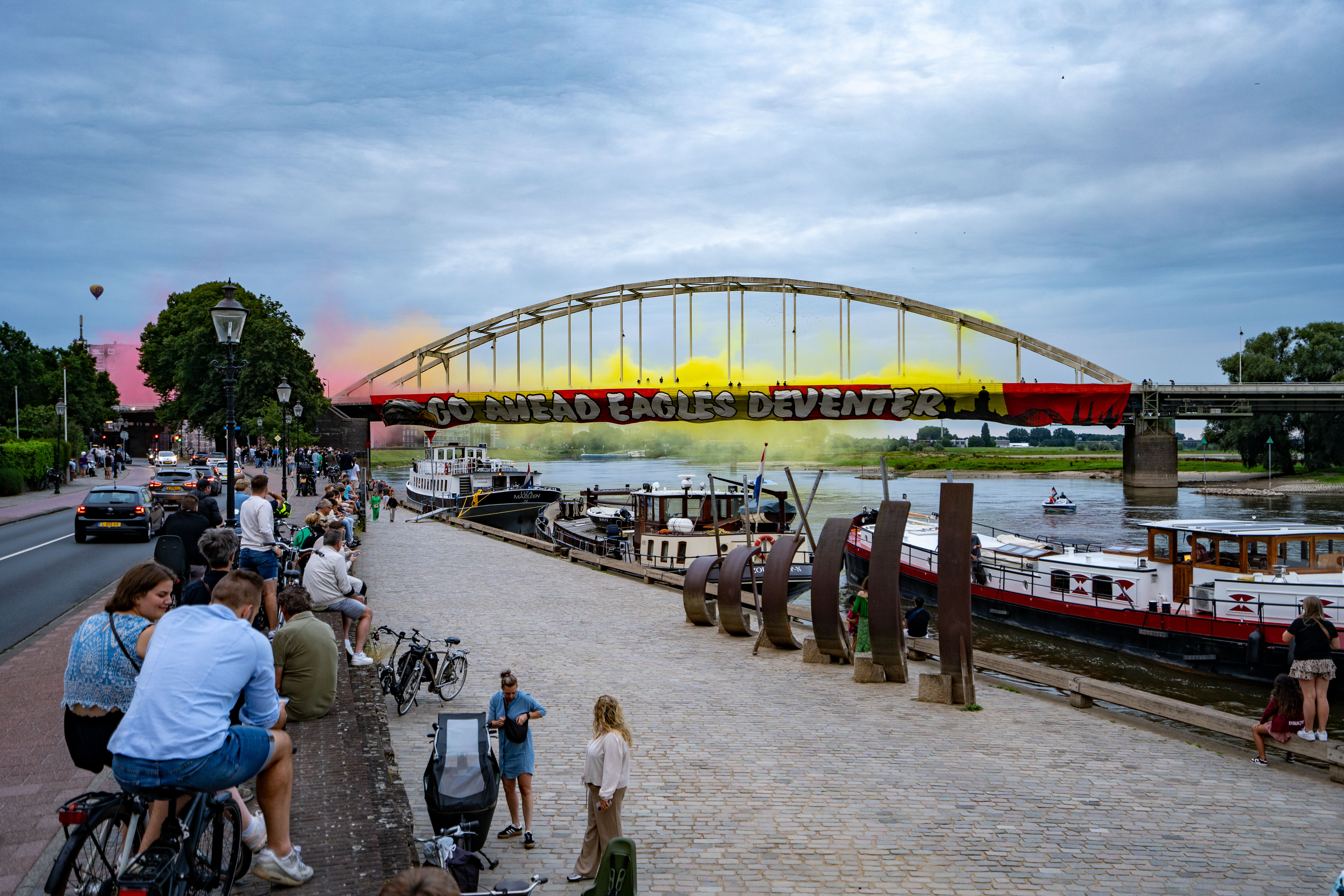 3DgomgD1DAOt-Sfeeractie-GAE-Wilhelminabrug-4.jpg