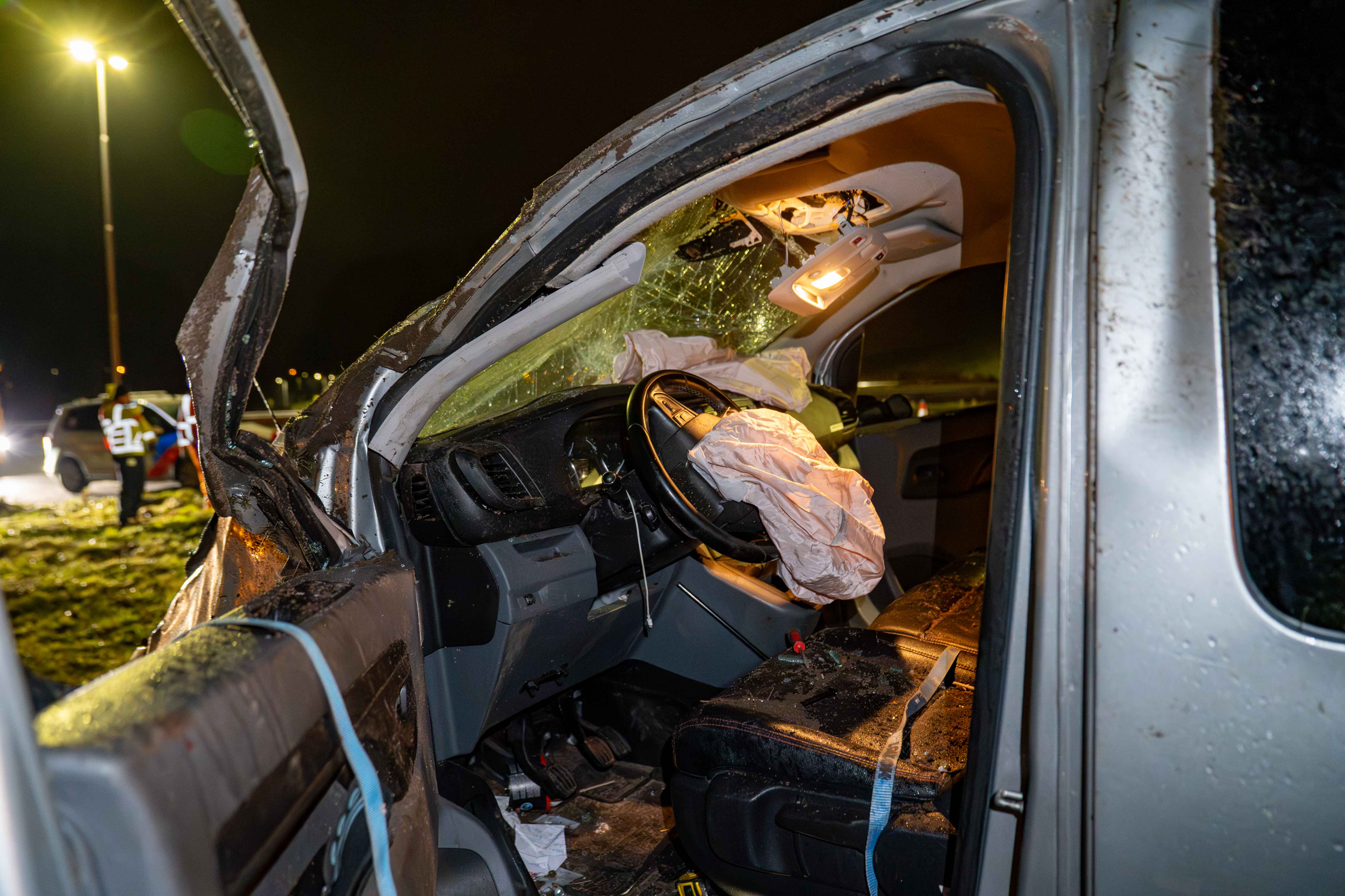 80G1w1eU4DxX-crash_Hattemerbroek-bestuurder-vlucht-1.jpg