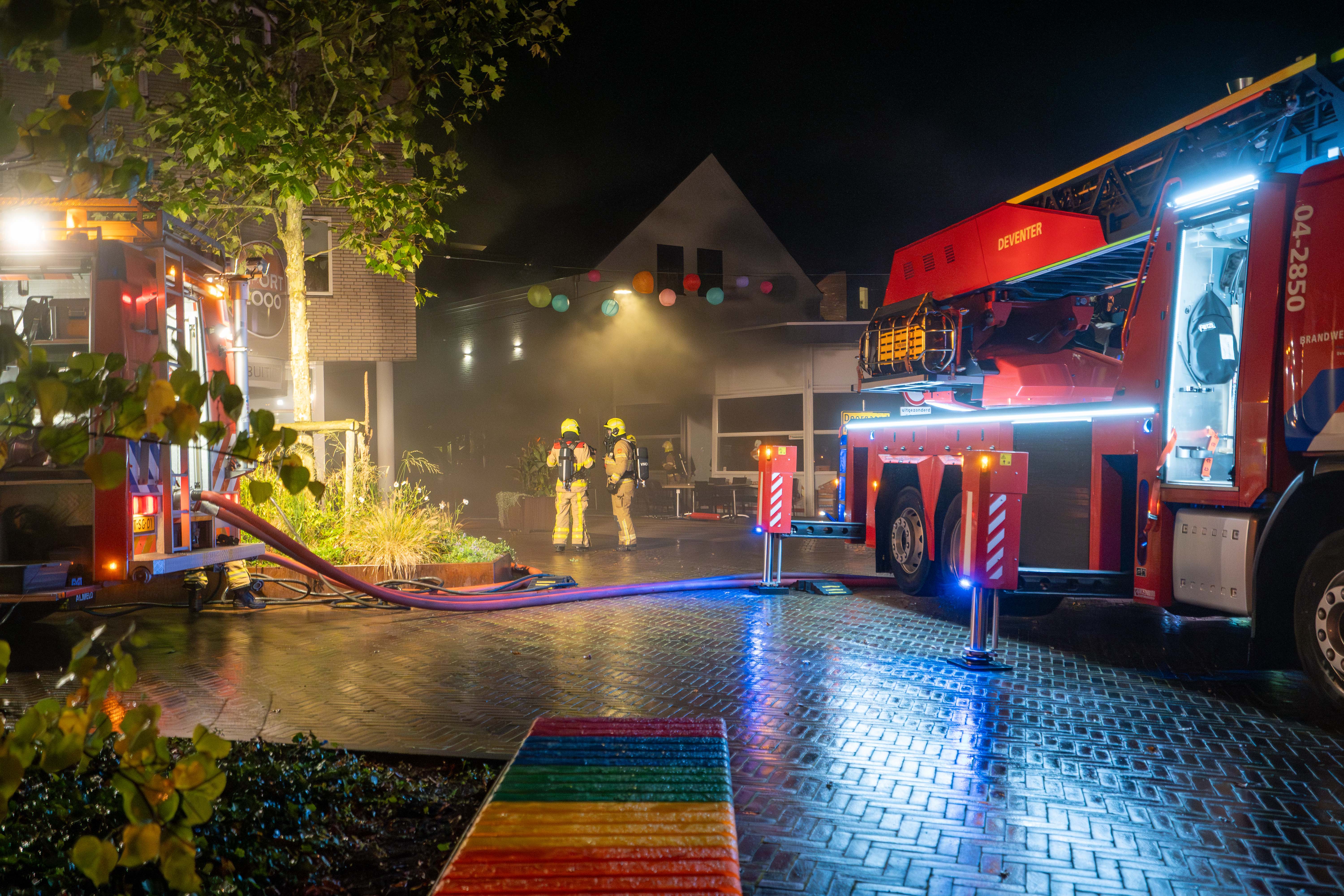 FZ4Lo7pTXHYf-Brand-Twello-1-2.jpg