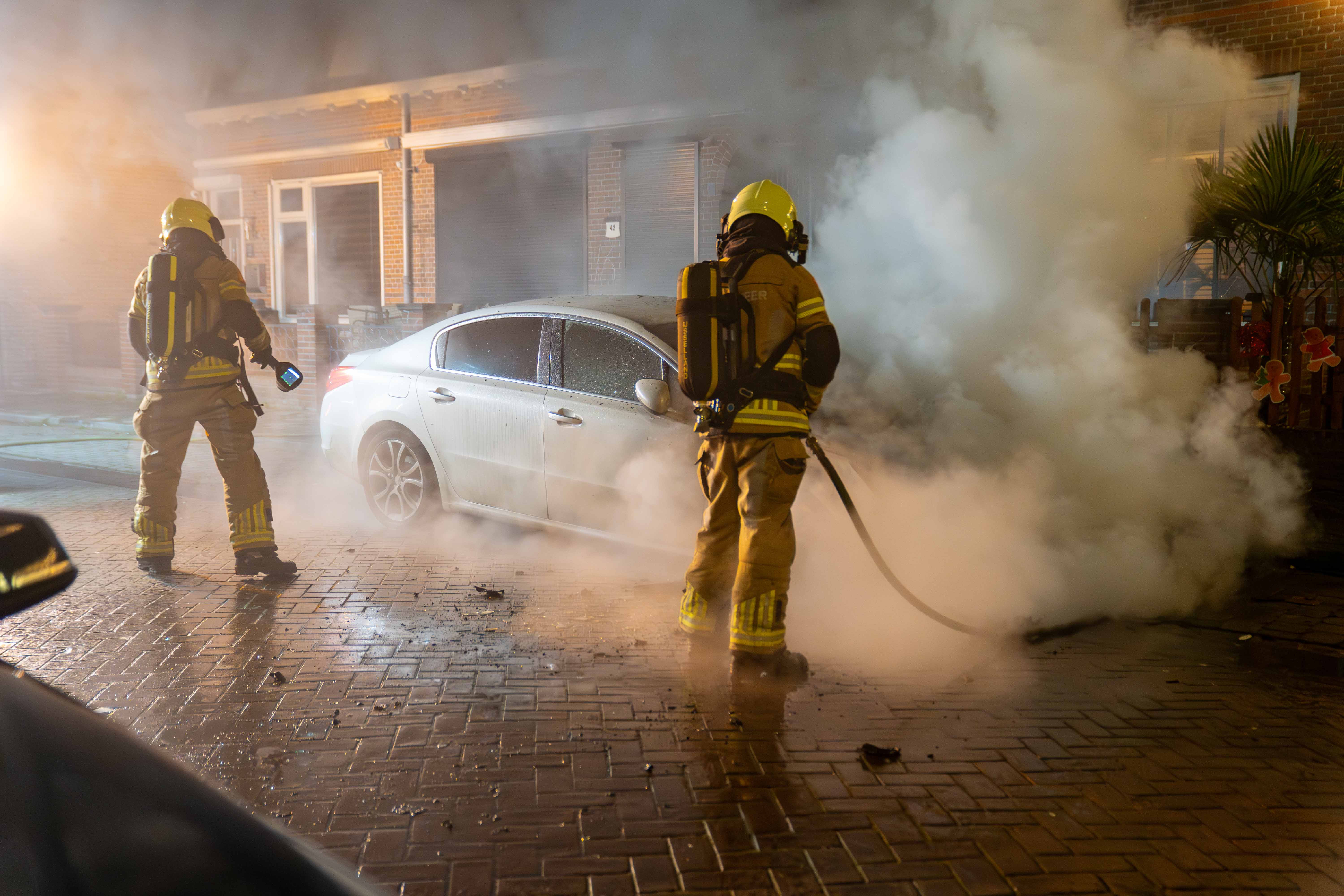 KrK7w1SXgu4y-Autobrand-Tabakstraat-Deventer-2.jpg