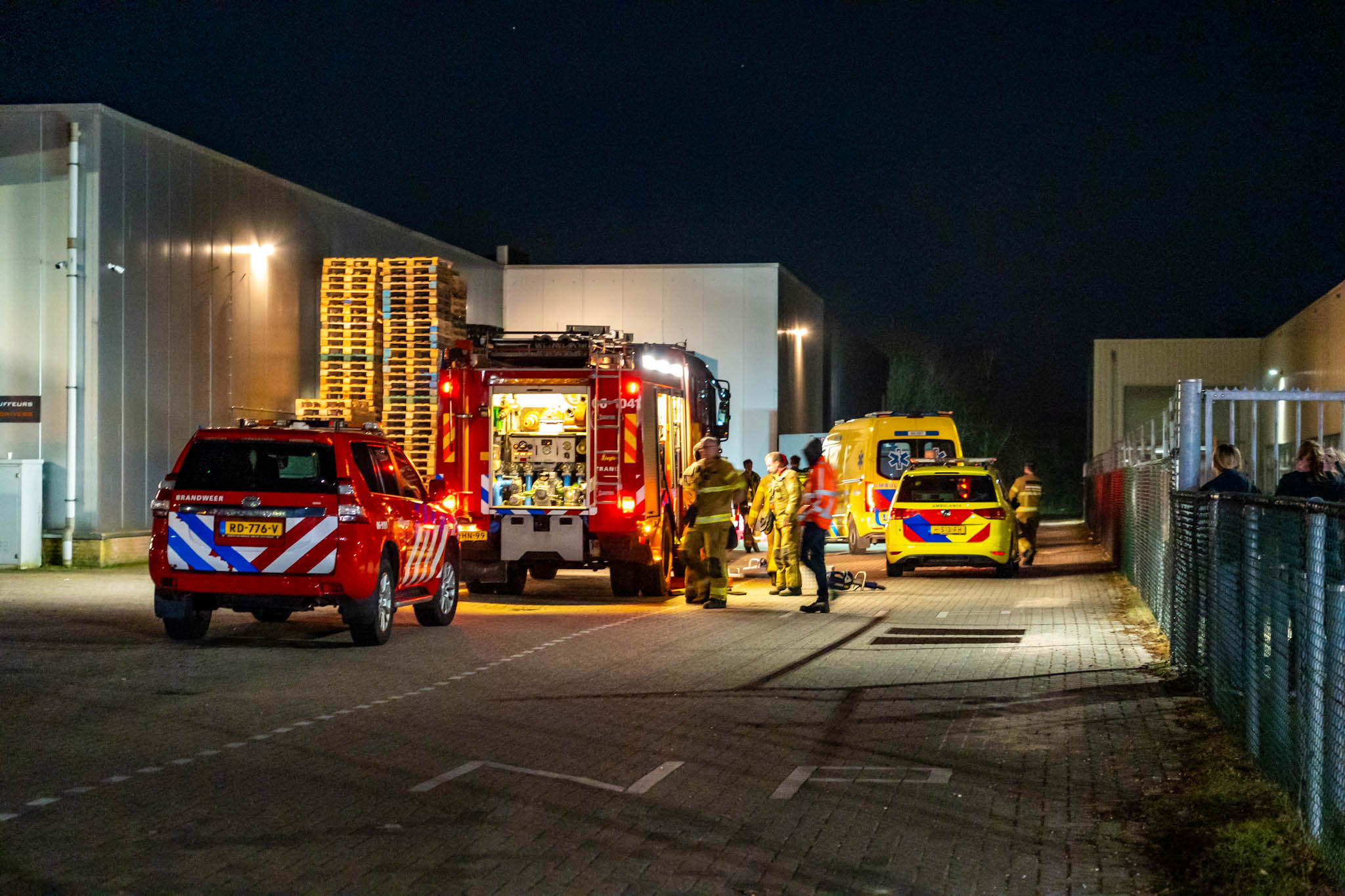 LHrEBDGib1Bu-IMG_3906.jpg