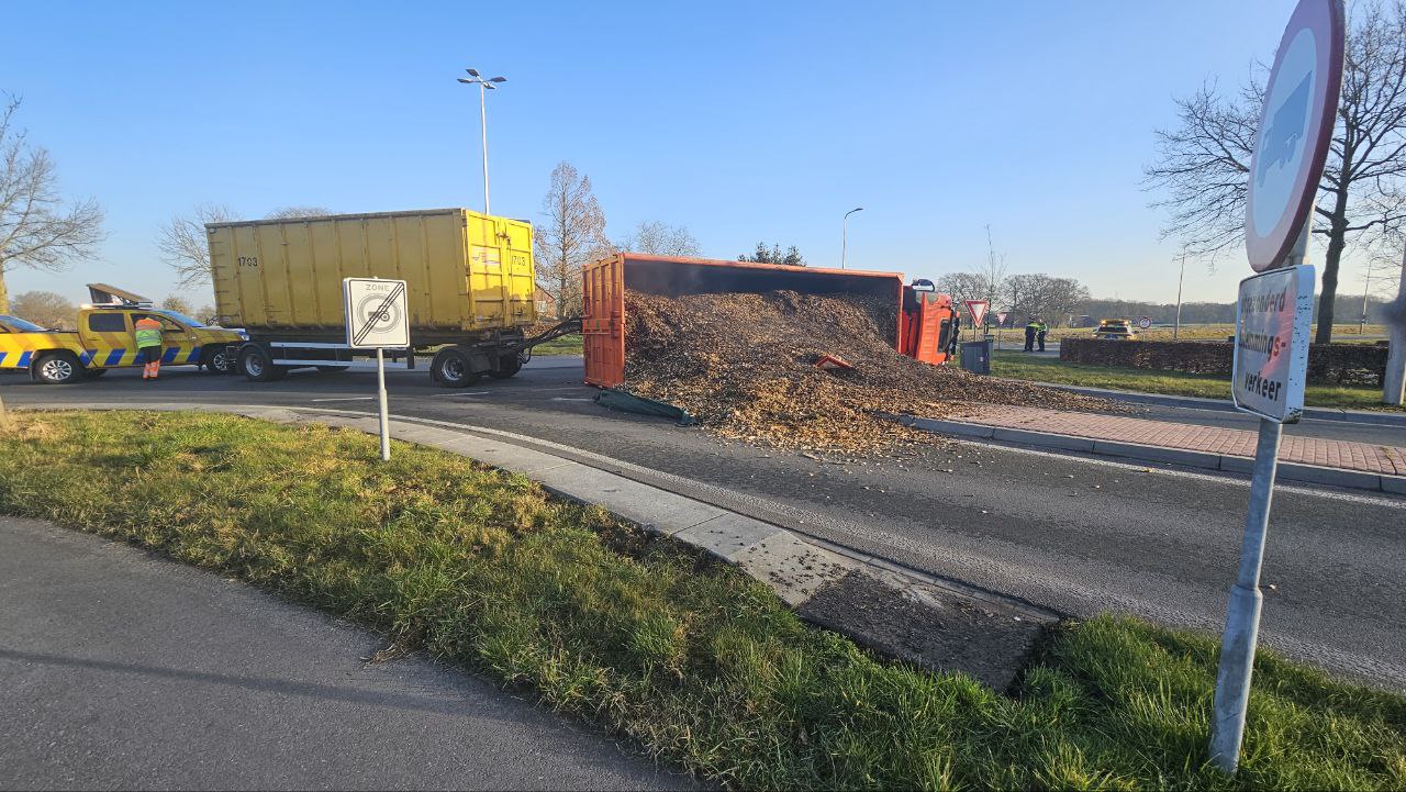 LhInmKQRpwc9-vrachtwagen-3.jpg