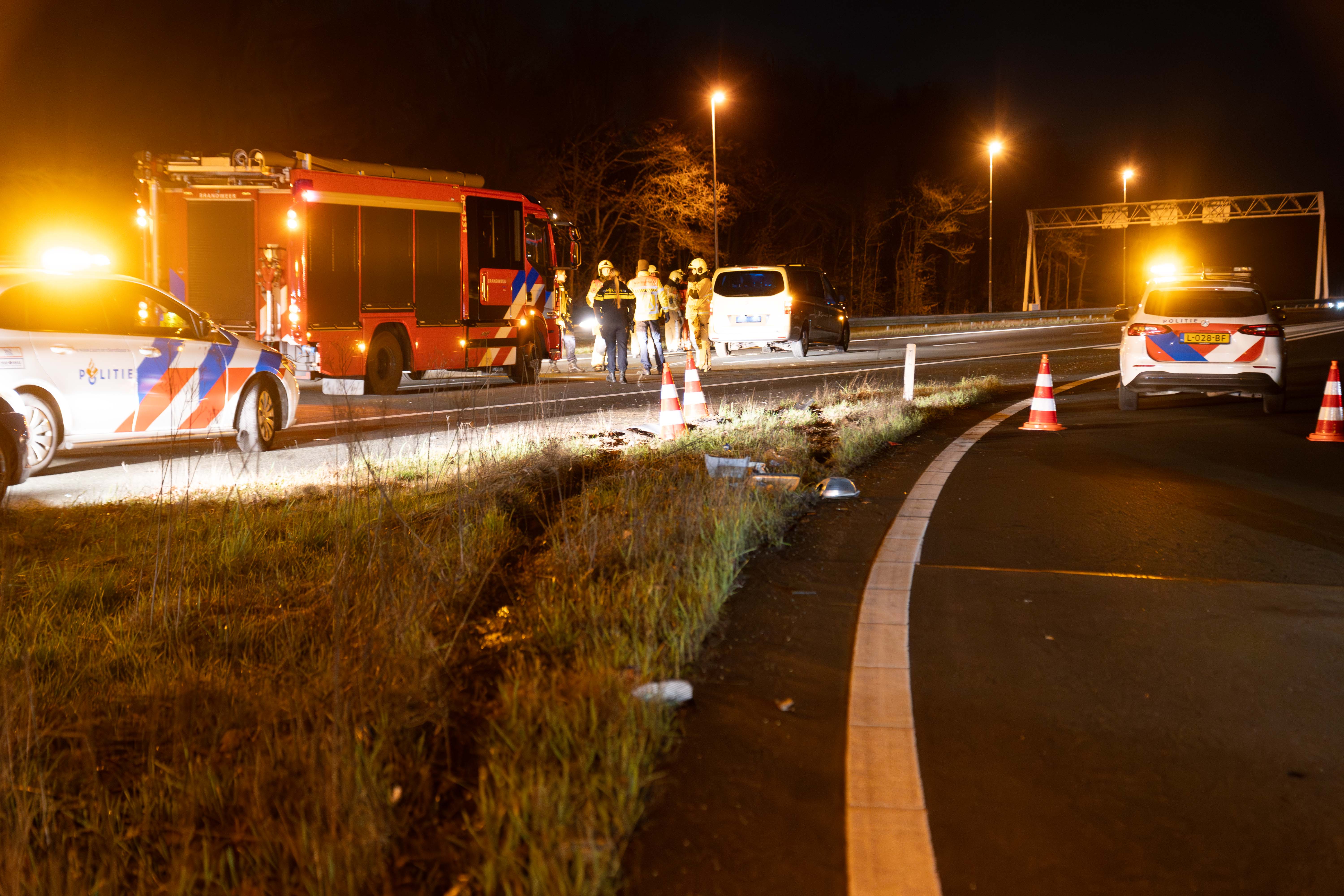 S752L6umCYUS-Taxi-ramt-lantaarnpaal-knp-Azelo-4.jpg