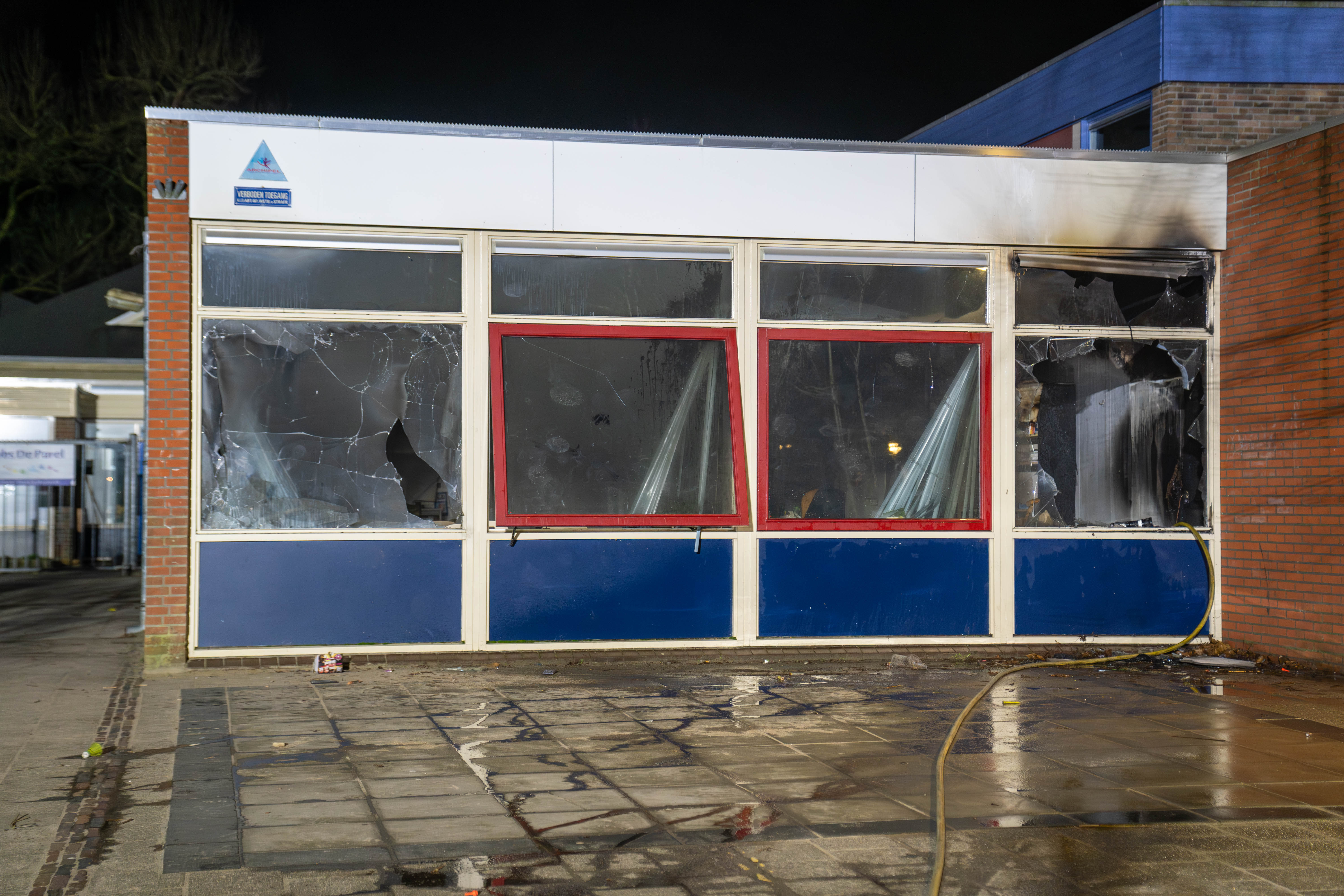 a0h5qfZ8U1ZZ-Brand-school-Zutphen-1.jpg