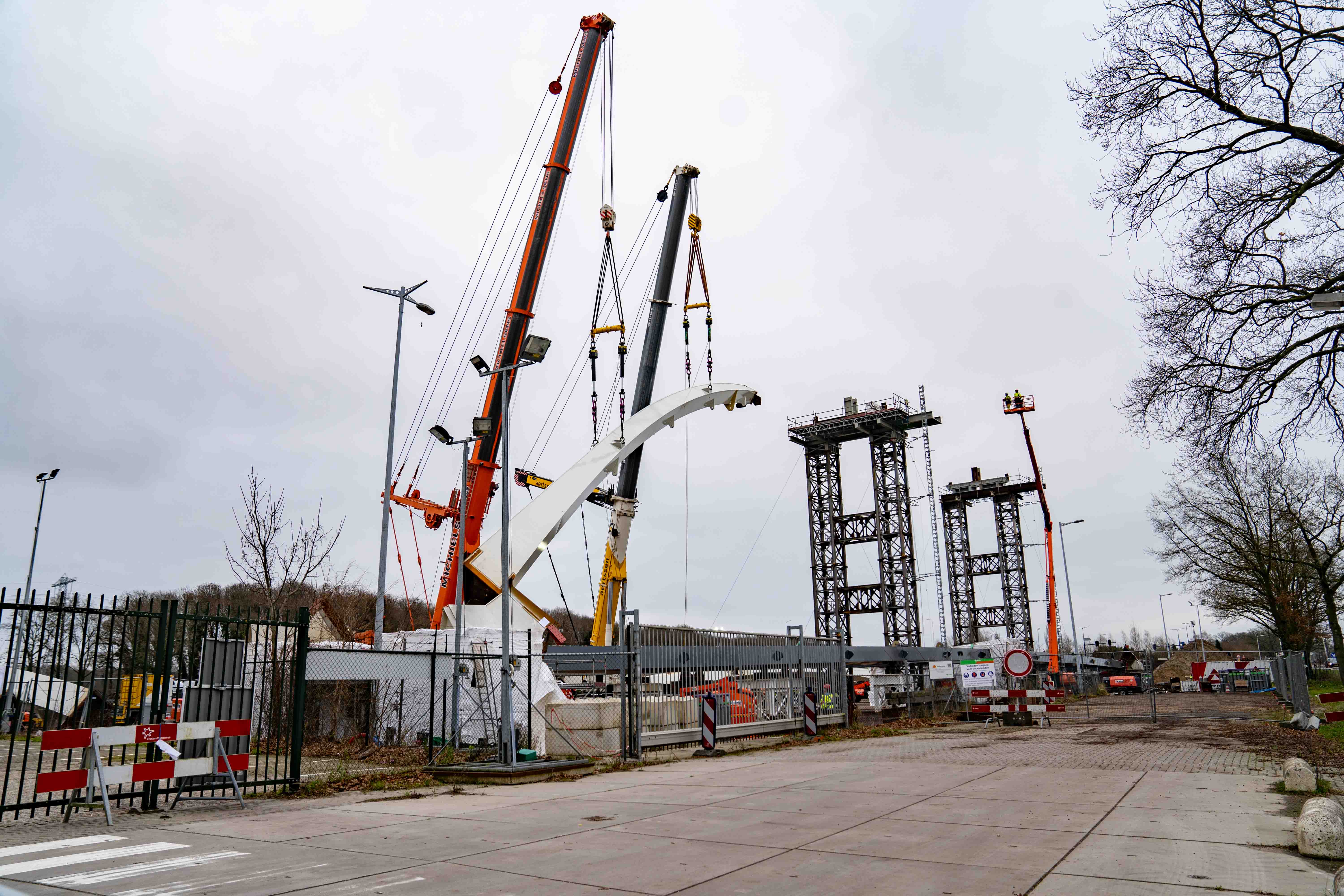 jtYjV4Cv4rDm-Brug-lochem-3.jpg