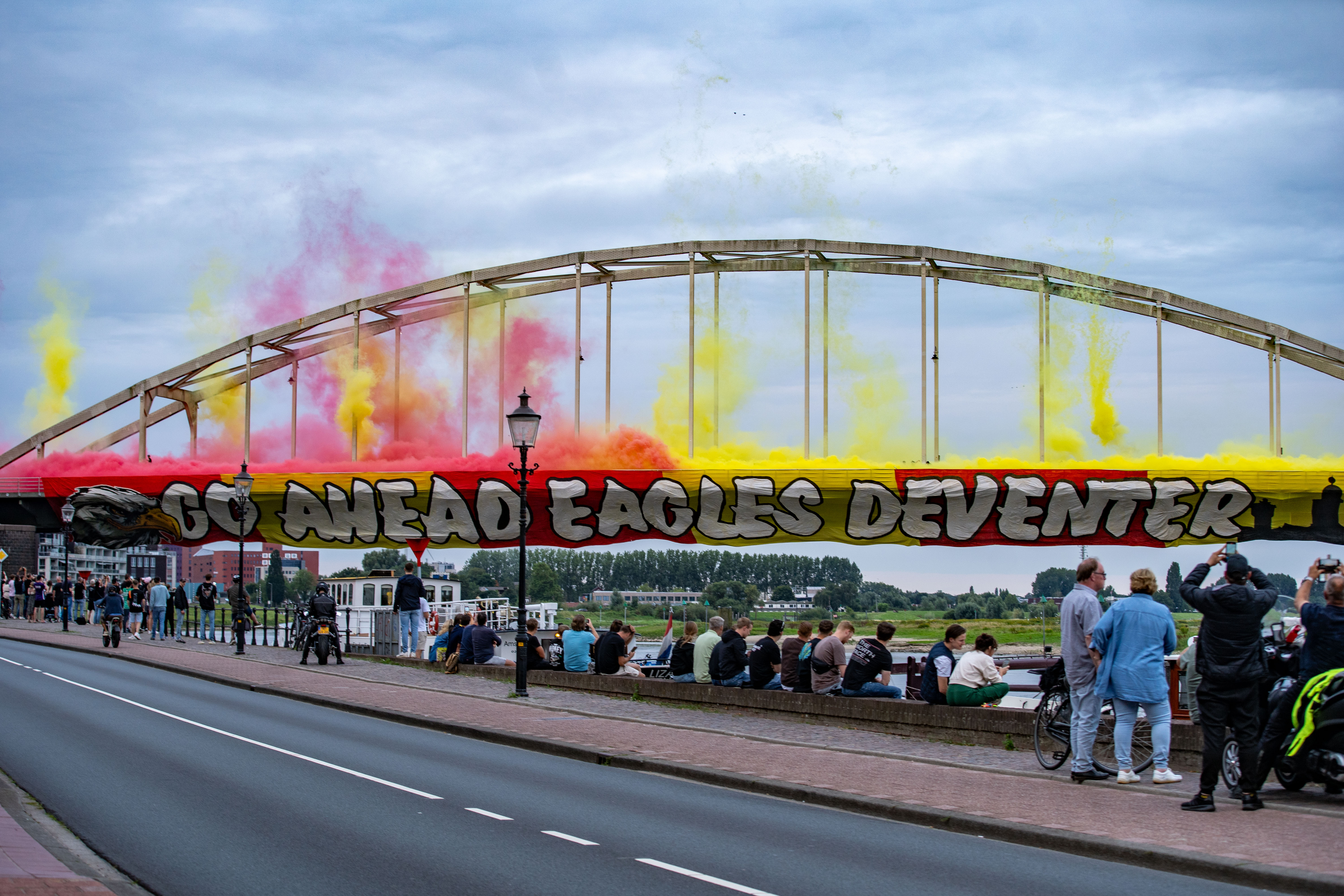 p6q9MVZRRMxt-Sfeeractie-GAE-Wilhelminabrug-3.jpg