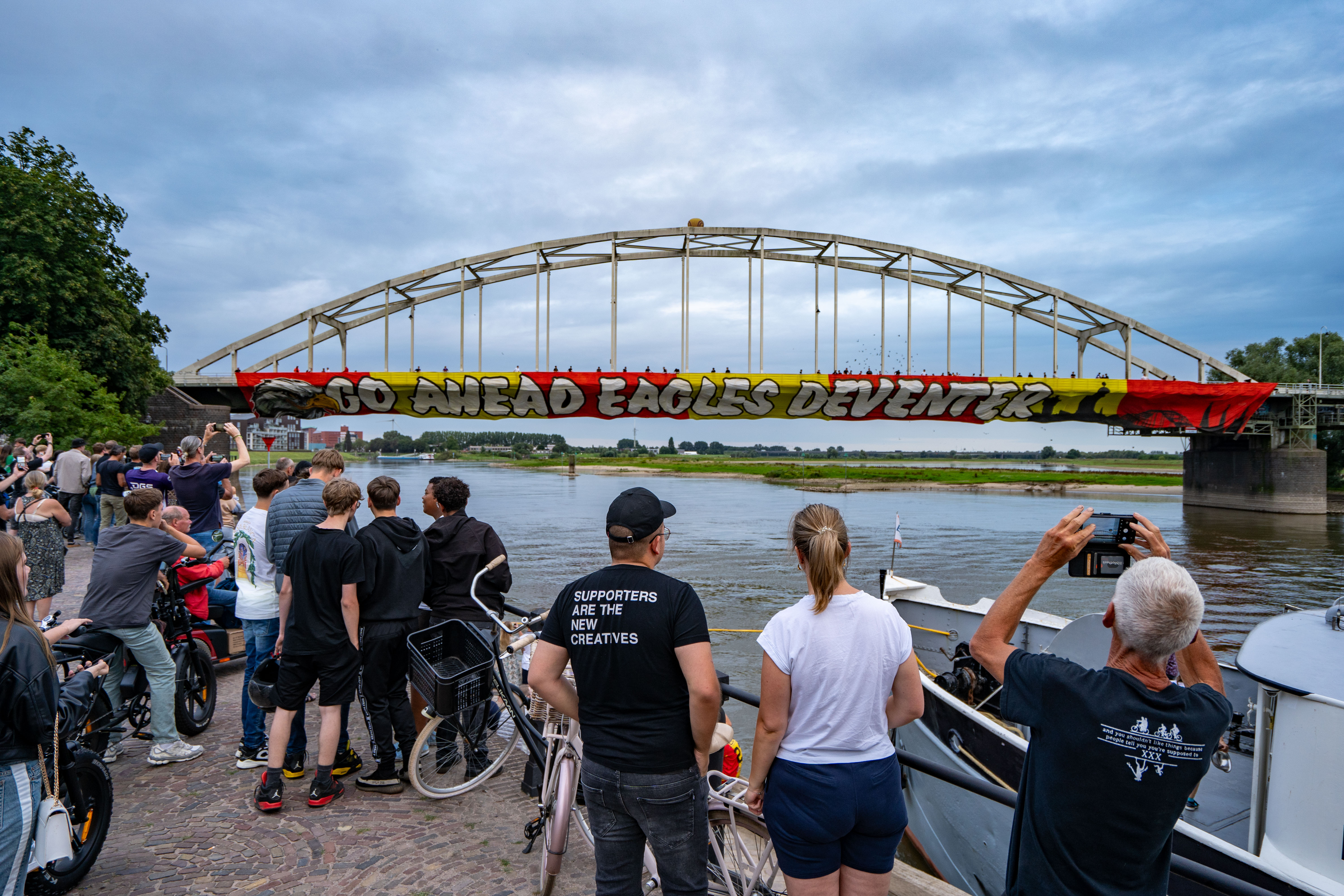 xo7wel6gA7Hn-Sfeeractie-GAE-Wilhelminabrug-1.jpg