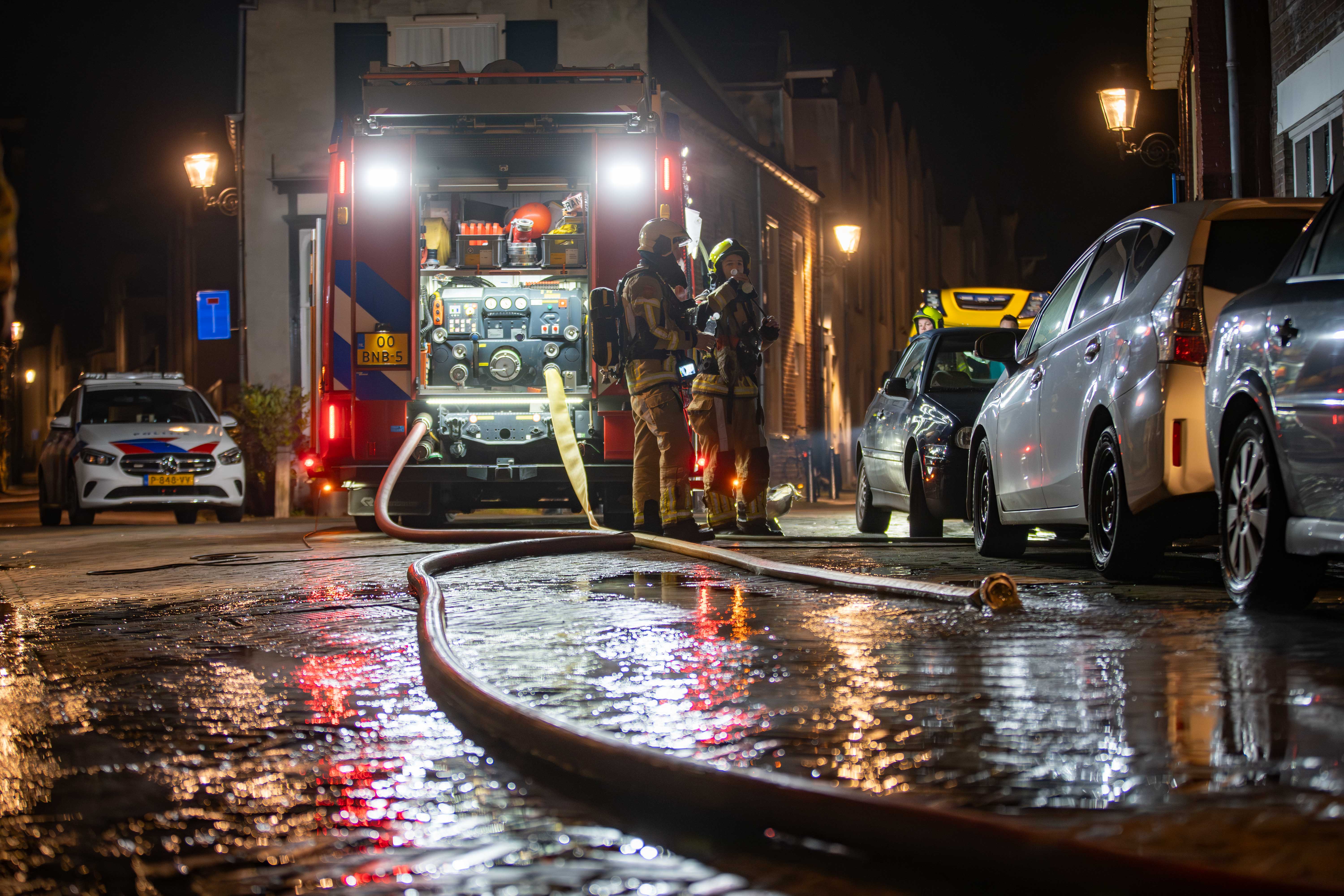 xyCAdDDFULfE-zwaargewonde-woningbrand-Deventer-3.jpg