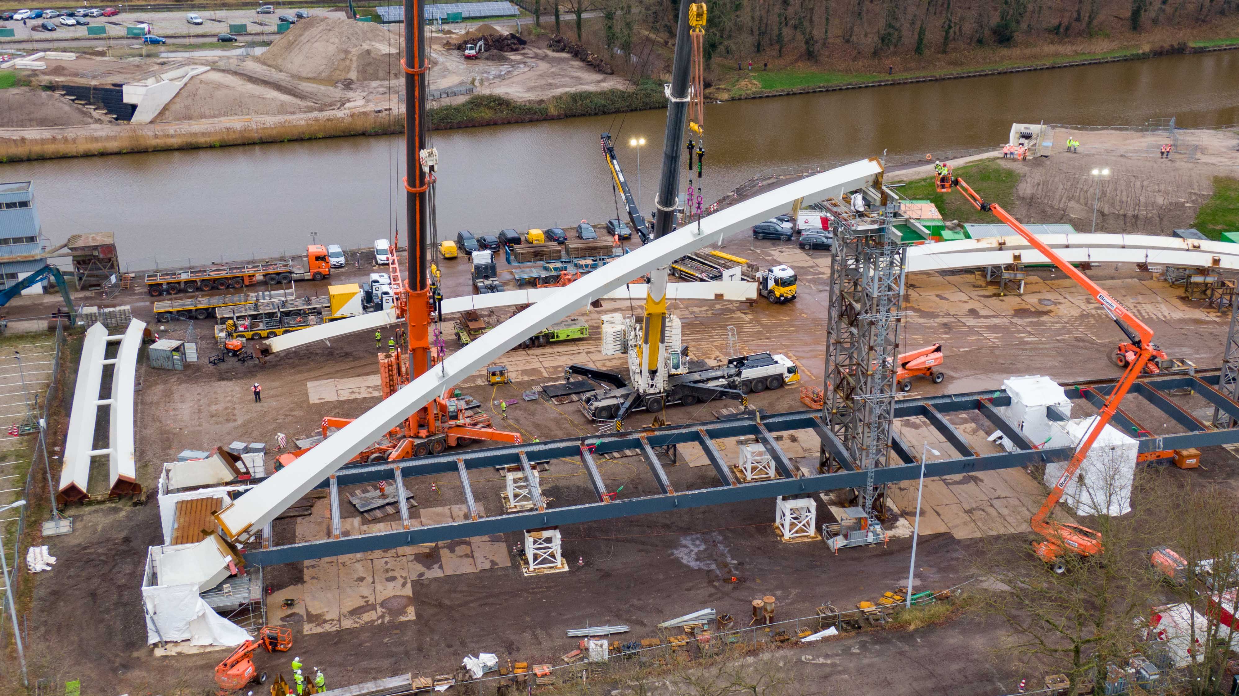 ySdh4bmJwaW6-Brug-lochem-1.jpg